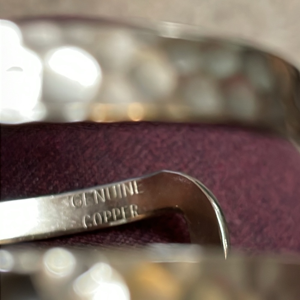 Genuine hammered copper bangle - Picture 4 of 5